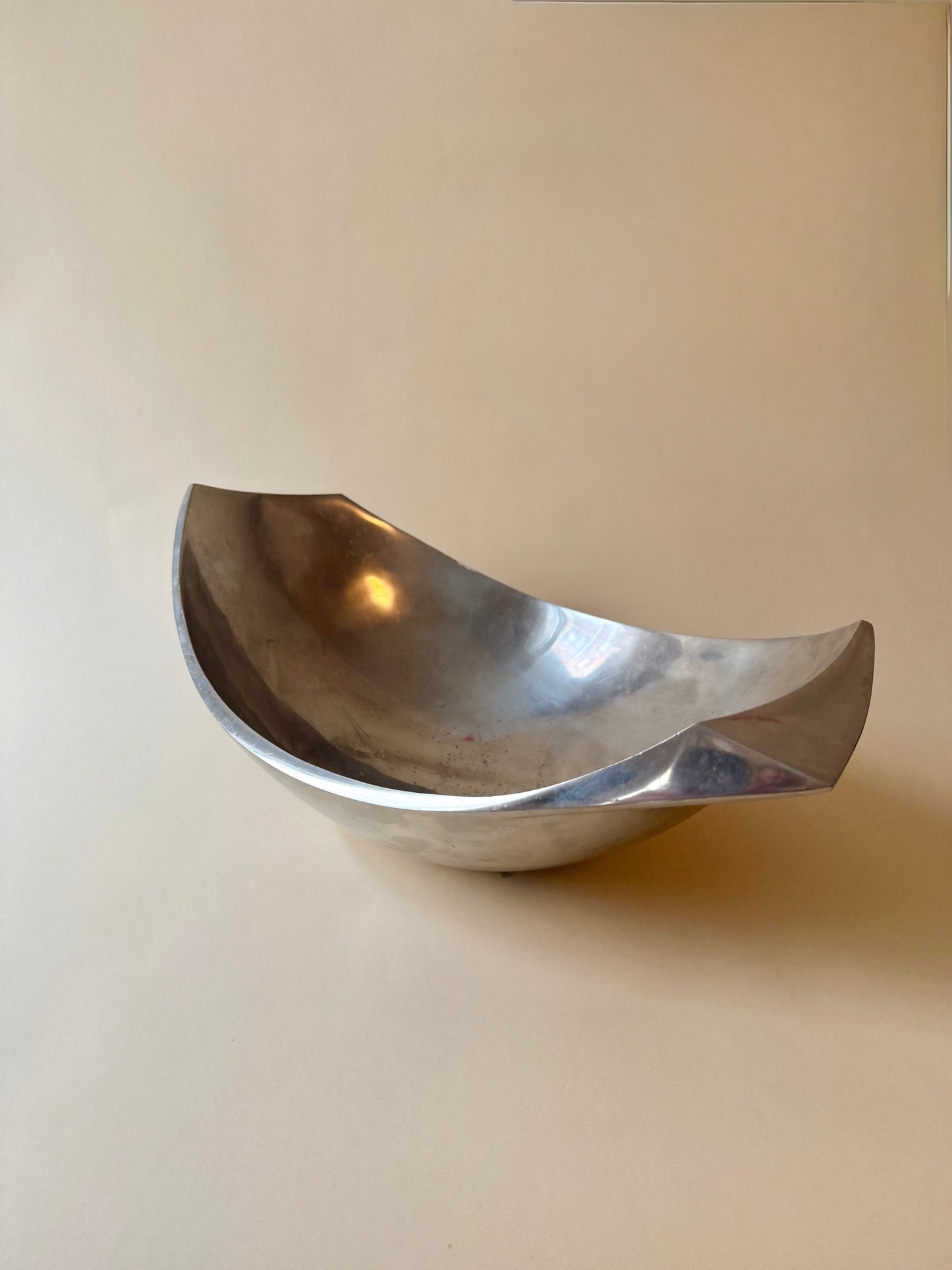 1980s Metaal Silver Tone Aluminum Large Fruit Bowl Designed by Michael Lax
