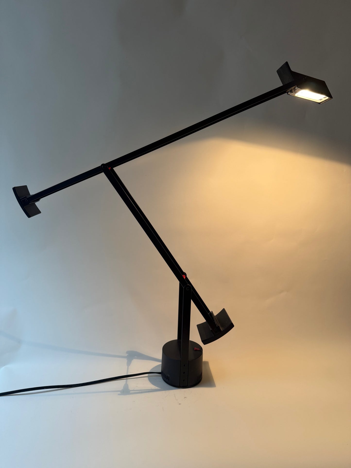 Italian tizio table lamp by Richard Sapper for Artemide