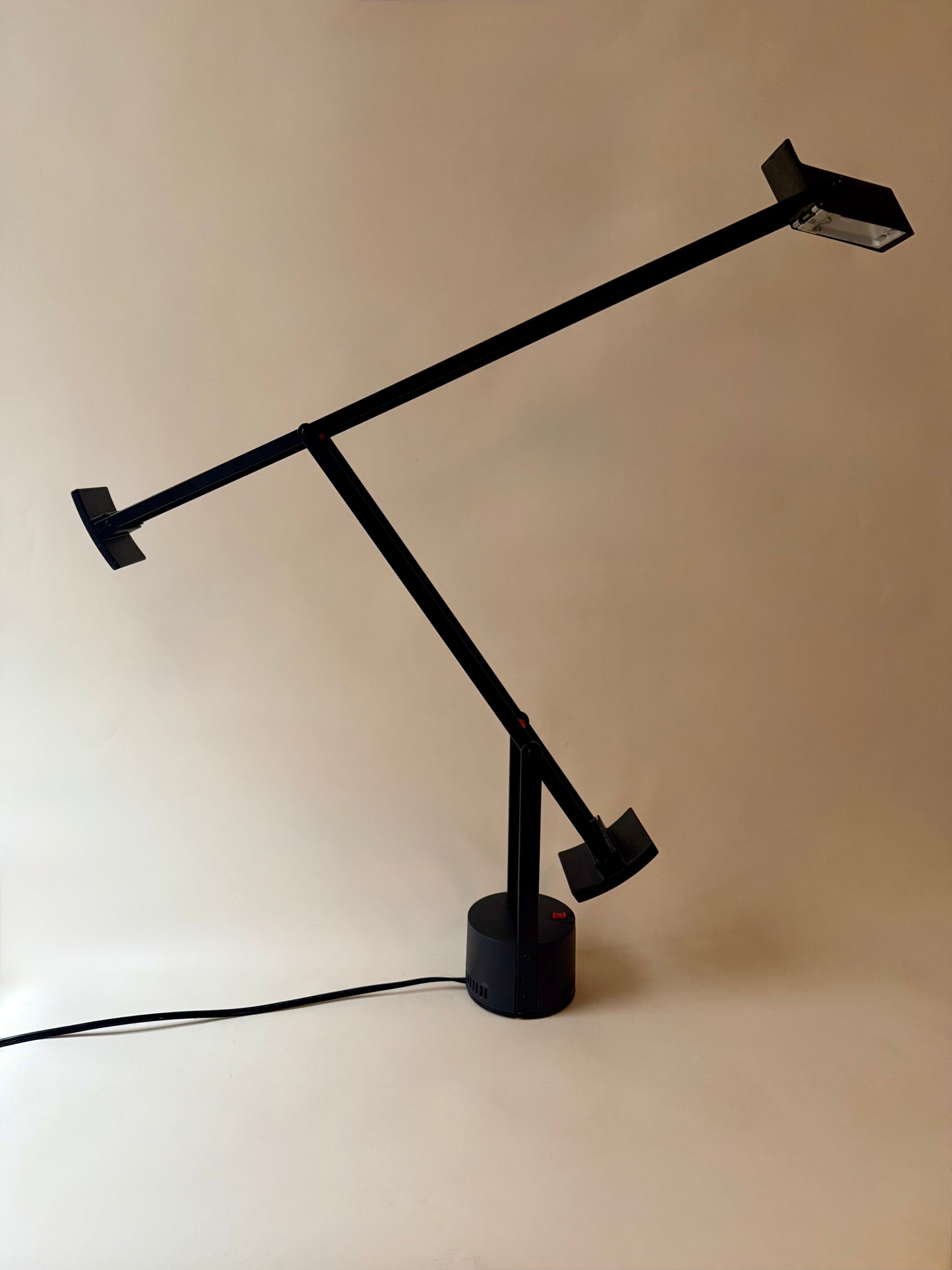 Italian tizio table lamp by Richard Sapper for Artemide