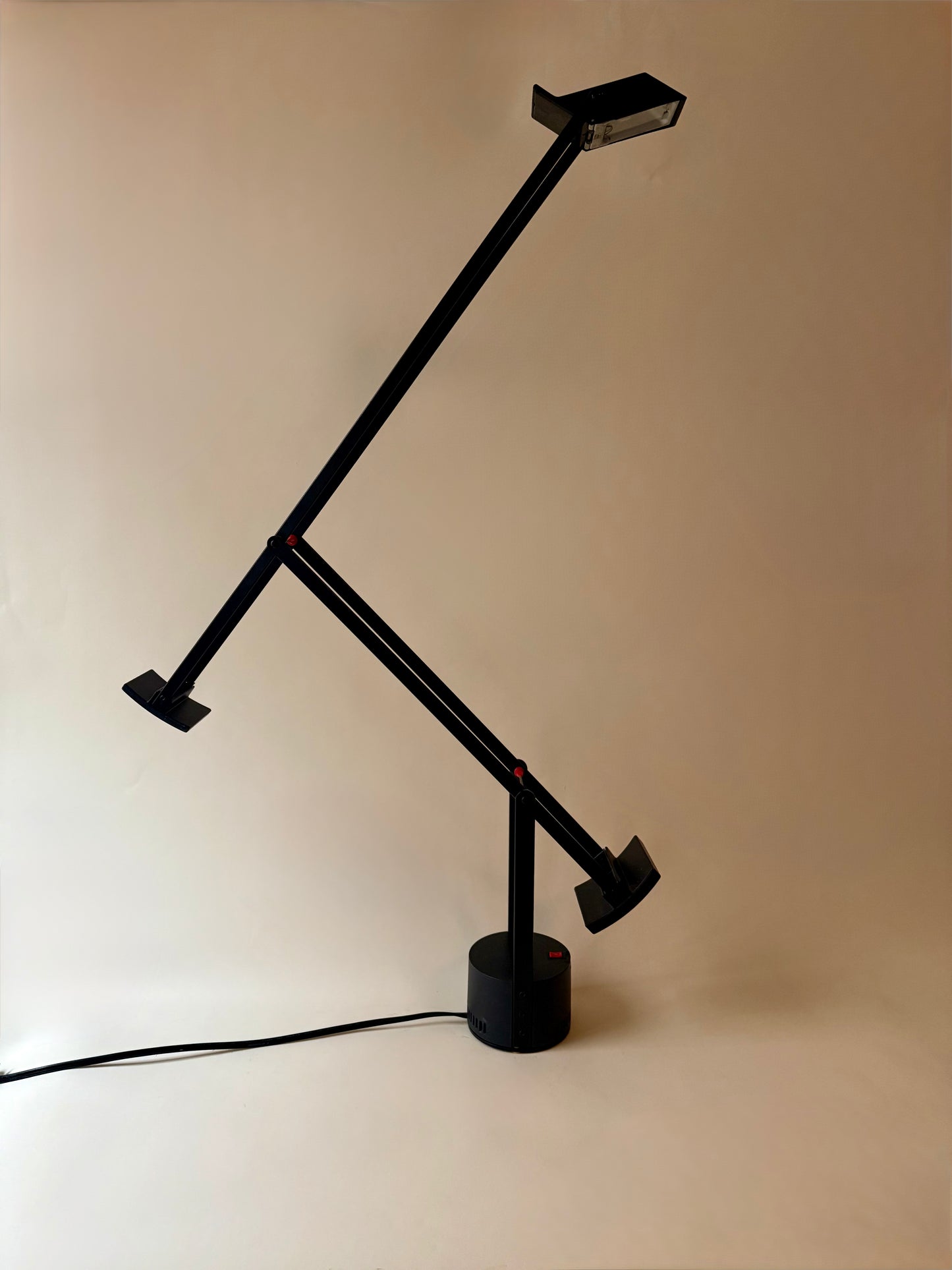 Italian tizio table lamp by Richard Sapper for Artemide